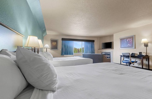 Bellevue Hotel | AmericInn by Wyndham Green Bay East
