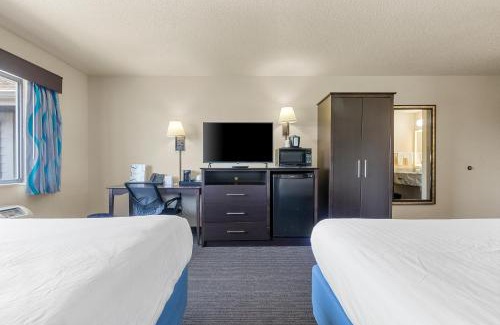 Bellevue Hotel | AmericInn by Wyndham Green Bay East