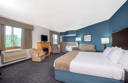 Hayward Hotel | AmericInn by Wyndham Hayward