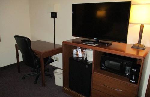 Hutchinson Hotel | AmericInn by Wyndham Hutchinson