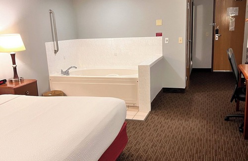 Iowa Falls Hotel | AmericInn by Wyndham Iowa Falls