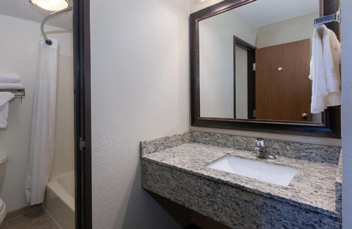 Iron River Hotel | AmericInn by Wyndham Iron River