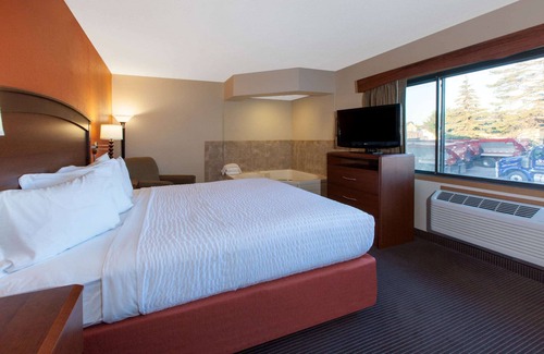 Iron River Hotel | AmericInn by Wyndham Iron River