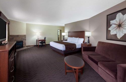 Ironwood Hotel | AmericInn by Wyndham Ironwood