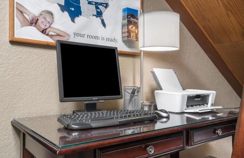 Lake City Hotel | AmericInn by Wyndham Lake City