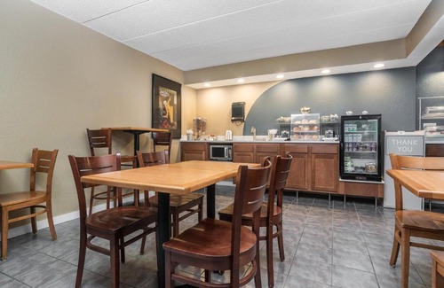 Lake City Hotel | AmericInn by Wyndham Lake City