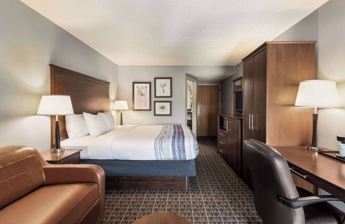 Madison Hotel | AmericInn by Wyndham Madison West