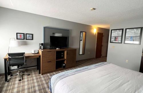Marshfield Hotel | AmericInn by Wyndham Marshfield