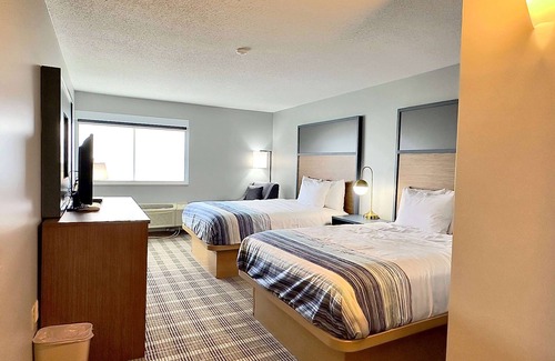 Marshfield Hotel | AmericInn by Wyndham Marshfield