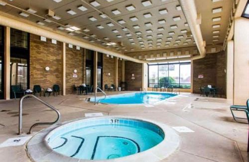 Ellendale Hotel | AmericInn by Wyndham Memphis East