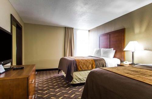 Ellendale Hotel | AmericInn by Wyndham Memphis East