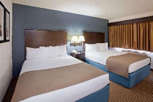 Menominee Hotel | AmericInn by Wyndham Menominee