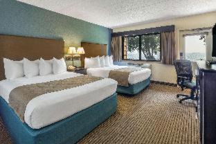 Menominee Hotel | AmericInn by Wyndham Menominee