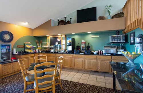 Merrill Hotel | AmericInn by Wyndham Merrill