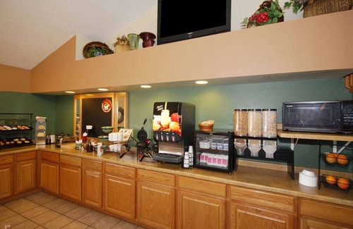 Merrill Hotel | AmericInn by Wyndham Merrill