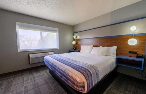 Monroe Hotel | AmericInn by Wyndham Monroe