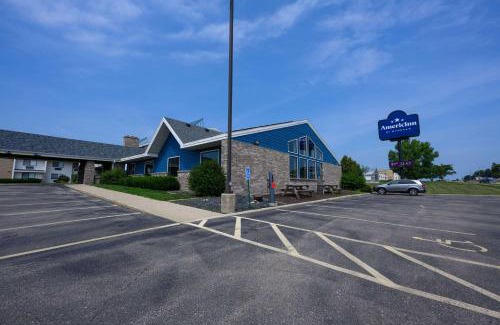 Monroe Hotel | AmericInn by Wyndham Monroe