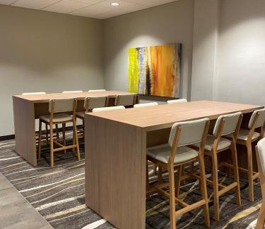 Rochester Hotel | AmericInn by Wyndham Rochester Near Mayo Clinic