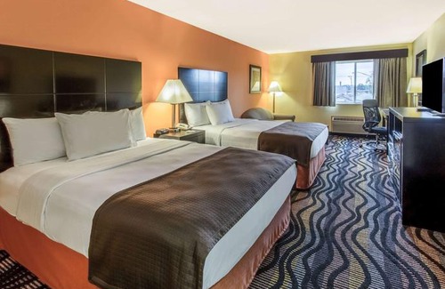 Streator Hotel | AmericInn by Wyndham Streator