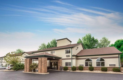 Streator Hotel | AmericInn by Wyndham Streator