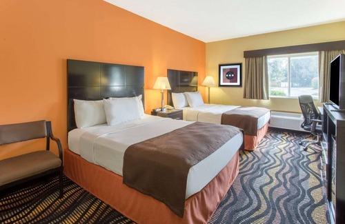 Streator Hotel | AmericInn by Wyndham Streator