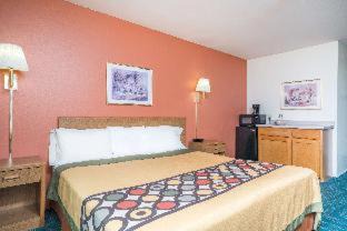 Tomahawk Hotel | AmericInn by Wyndham Tomahawk