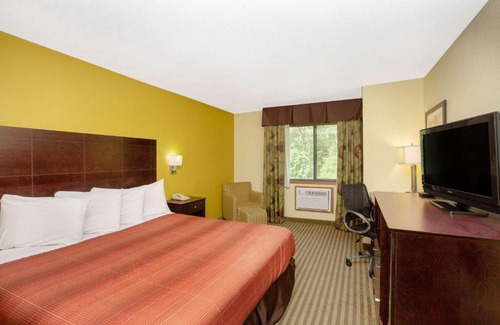 Council Bluffs Hotel | AmericInn by Wyndham Council Bluffs