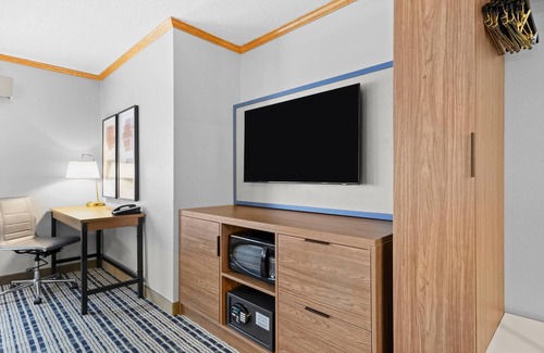 Virginia Hotel | AmericInn by Wyndham Virginia
