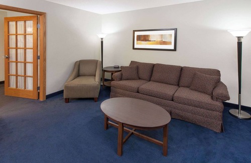 Webster City Hotel | AmericInn by Wyndham Webster City