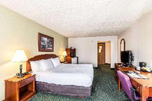 West Baraboo Hotel | AmericInn & Suites by Wyndham Baraboo Event Center