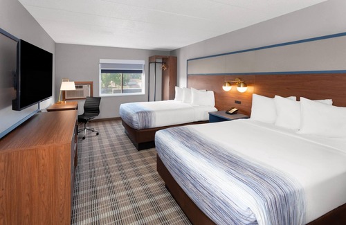 West Baraboo Hotel | AmericInn & Suites By Wyndham Baraboo Event Center
