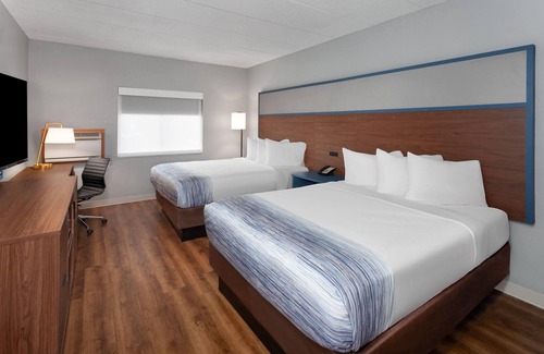 West Baraboo Hotel | AmericInn & Suites By Wyndham Baraboo Event Center