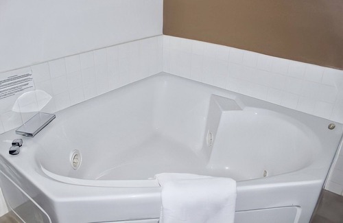 Stanley Hotel | AmeriVu Inn and Suites - Stanley