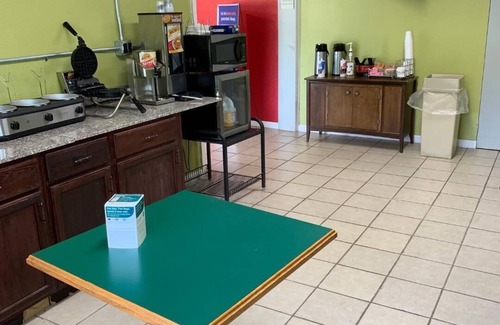 Gilbertsville Hotel | AmeriVu Inn & Suites - Gilbertsville