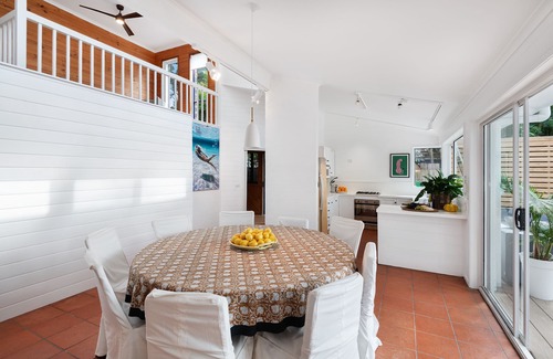 Vincentia House | Amethyst: Absolute beachfront, stunning views of Orion Beach, pet friendly