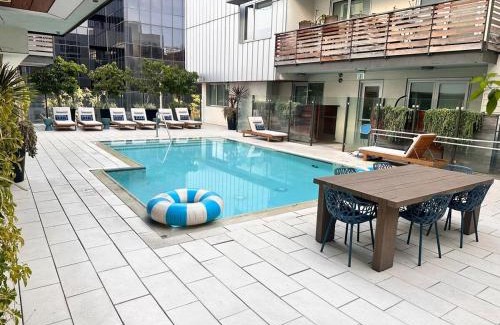 Downtown Apartment | Amethyst Horizon - Stylish peaceful 2BR w zen Garden View Pool Gym