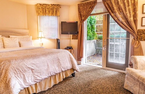 Rockland Bed & Breakfast | Amethyst Inn at Regents Park