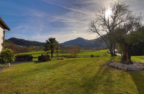 Saint-Etienne-de-Baigorry Bed & Breakfast | Ameztoia XVe siècle chambres d'hôtes Navarraises