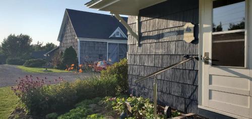 Lorneville Hotel | Amherst Shore Country Inn