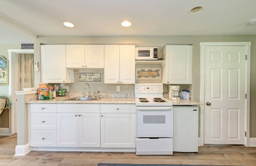 Bradenton Beach House | AMI Light House Cottage