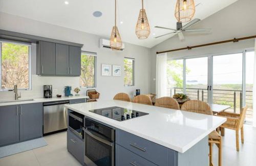 Panama Beach House | Amigos De Tortuga Family Pool Villa Playa Hermos