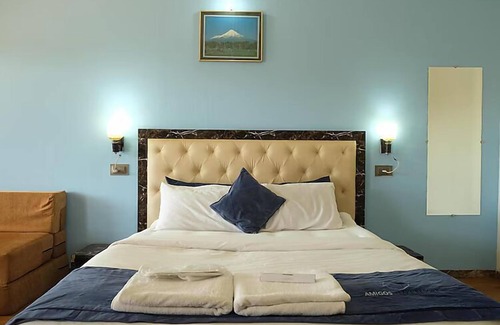 Alwand Hotel | Amigos Lake Resort