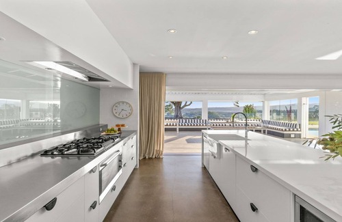 Federal House | Amileka - luxury 25 acre estate with pool