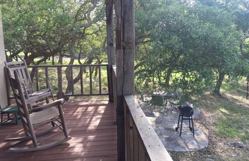Fredericksburg Cabin | Amish Sunset Cabin at Wolf Creek Guest Ranch