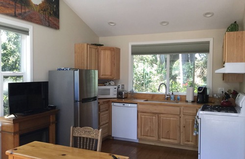 Santa Rosa House | ~AMITABHA~ Wine Country Cottage! Perfectly Located in Santa Rosa