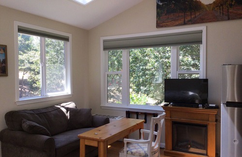 Santa Rosa House | ~AMITABHA~ Wine Country Cottage! Perfectly Located in Santa Rosa