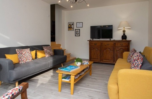 Saint-Paul-en-Chablais House | Amodo Lodge - JARO Room