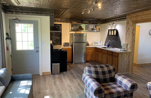 Kingsville Cottage | Amongst Friends Cottage