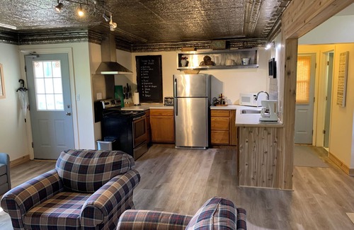 Kingsville Cottage | Amongst Friends Cottage