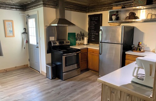 Kingsville Cottage | Amongst Friends Cottage